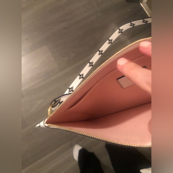 LV Handheld wristlet pouch 🖤🩵 - Picture 15 of 16